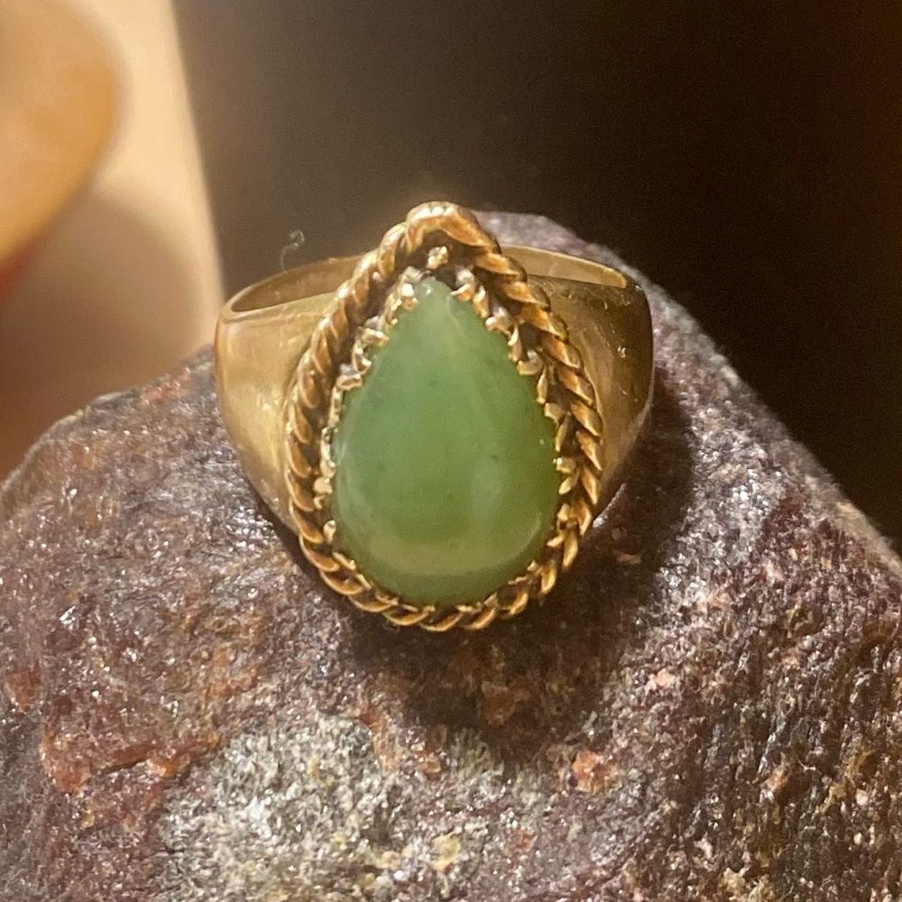 Antique Gold 10K Jade Teardrop Ring - Size 5 - Vintage - Esemco - Stamped Signed